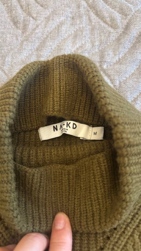 Джемпер голубой, Джемпер розовый, Зеленый свитер, Пиджак зара, Платье макси черное 2