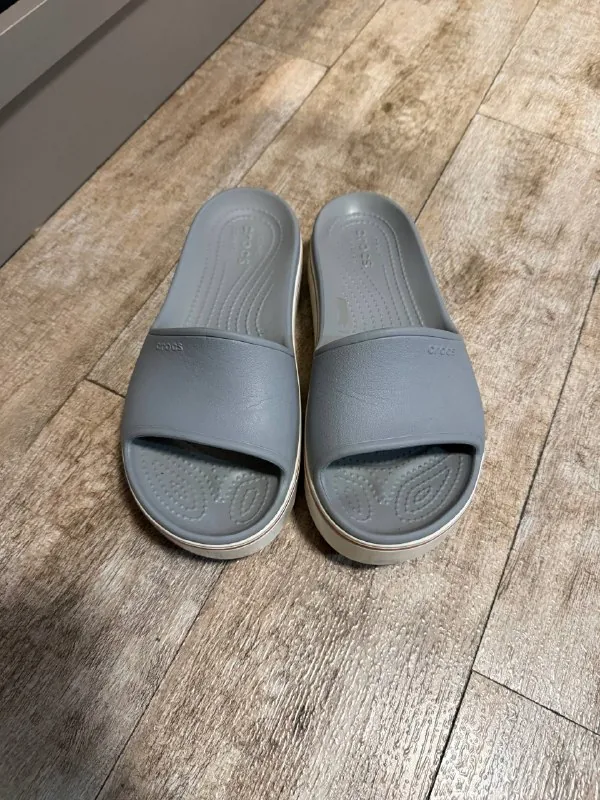 Crocs шлепанцы, белые шлепанцы 1