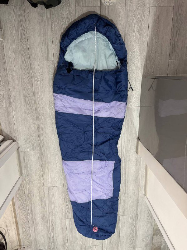 Два осенних спальника Calviano Acamper Bergen и немецкий