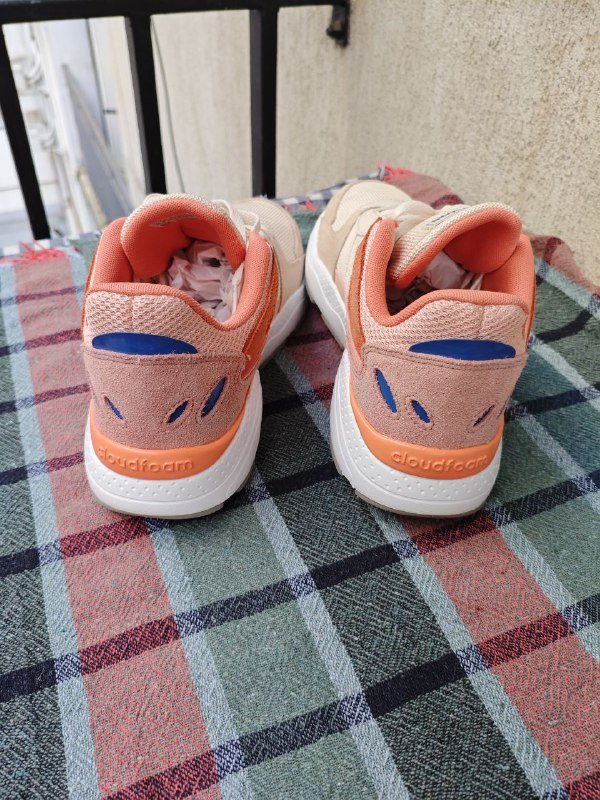 беговые кроссовки Adidas Originals Crazy Chaos Linen Cloudfoam Running 3