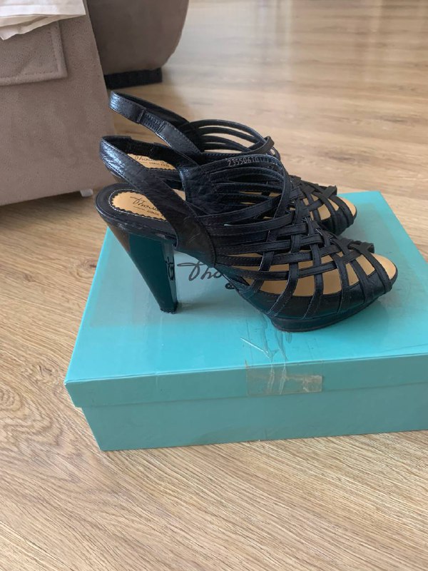 Босоножки из натуральной кожи, р.37.5-38 2