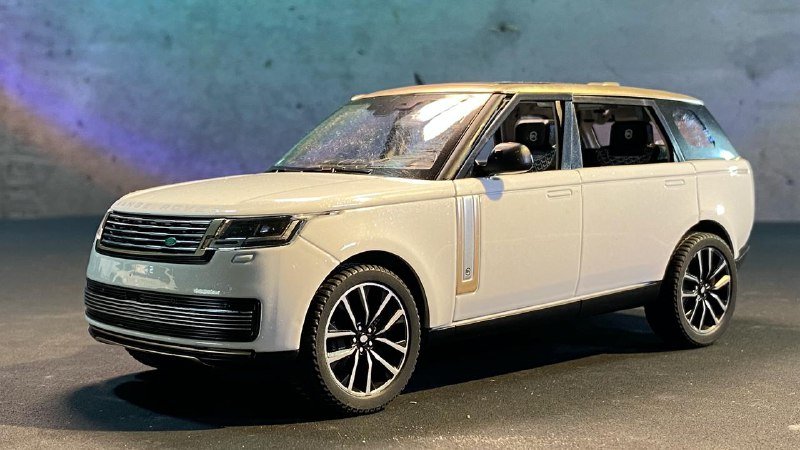 Коллекционные модели машинок 1:24 с светом и звуком 3