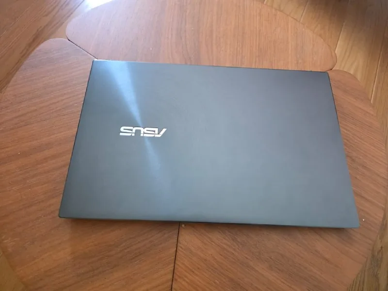 Ноутбук ASUS ZenBook UX425J 1