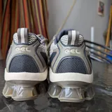 Женские кроссовки ASICS GEL-QUANTUM KINETIC 4