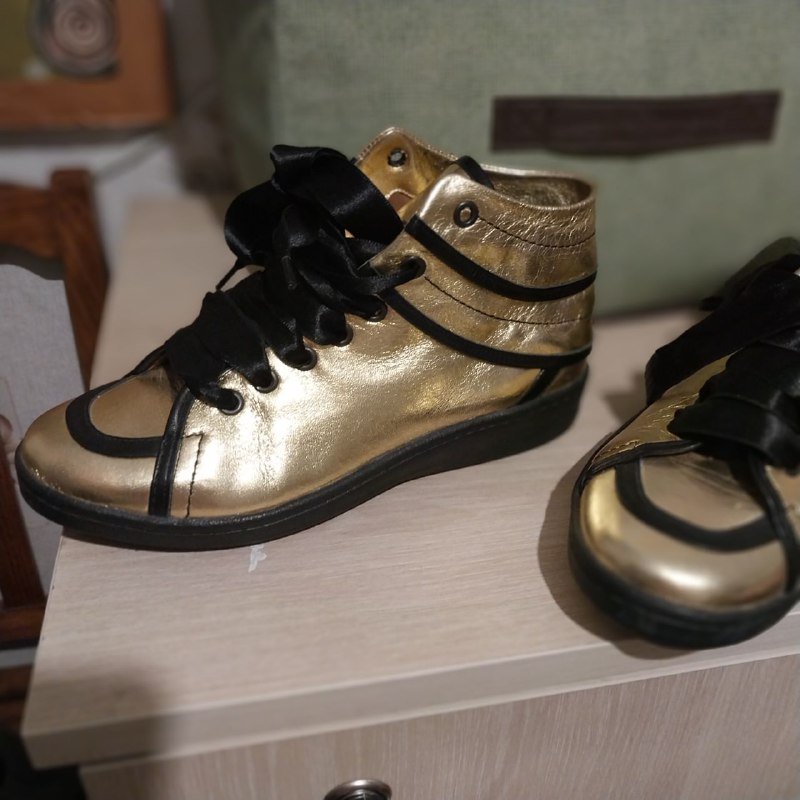 Новые женские золотистые ботинки 3
