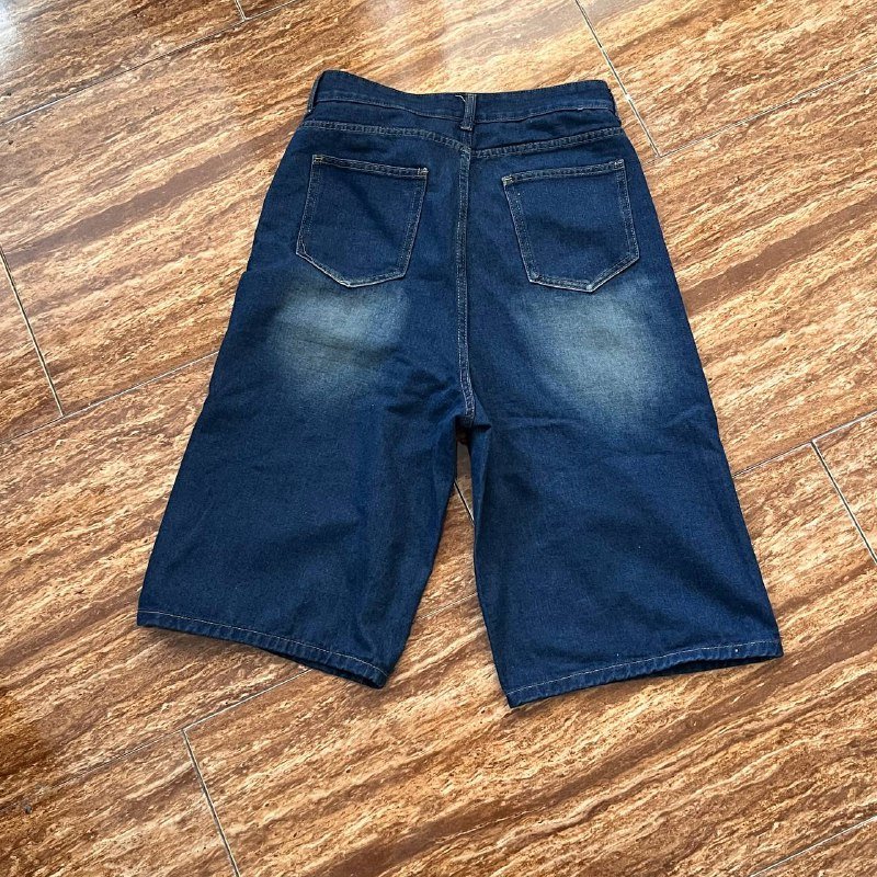 Вельветовый жилет, джинсы, джинсовые шорты, футболки Diesel и Redbull 6