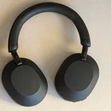 Sony WH-1000XM5 headphones 2