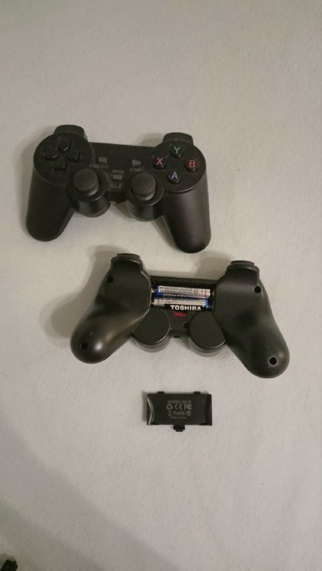 Приставка с ретро играми и джойстики 3