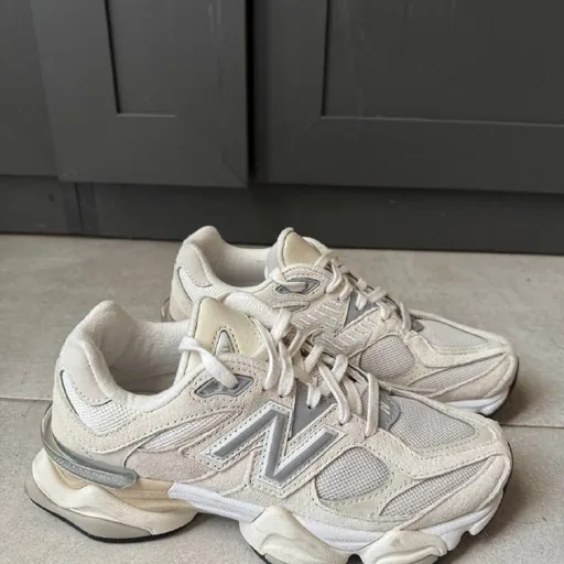 New Balance-ის კედები