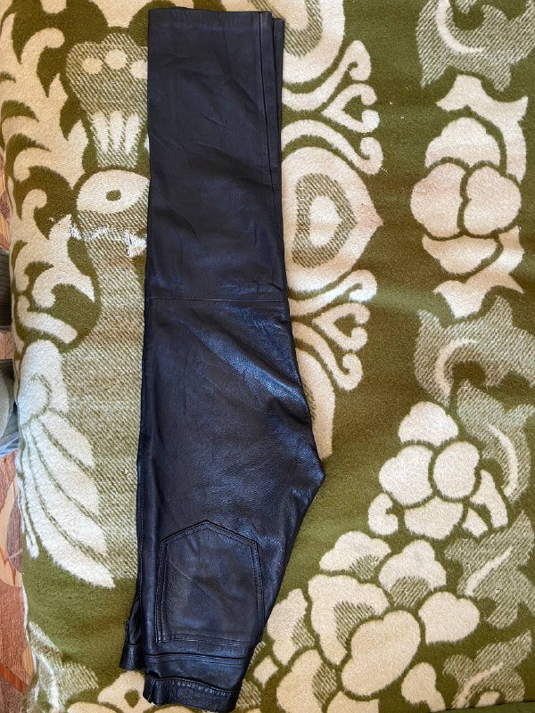 Черные кожаные женские штаны 4