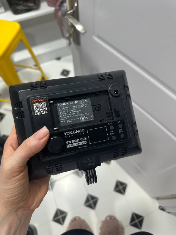 Видеосвет YongNuo YN-300 III 3