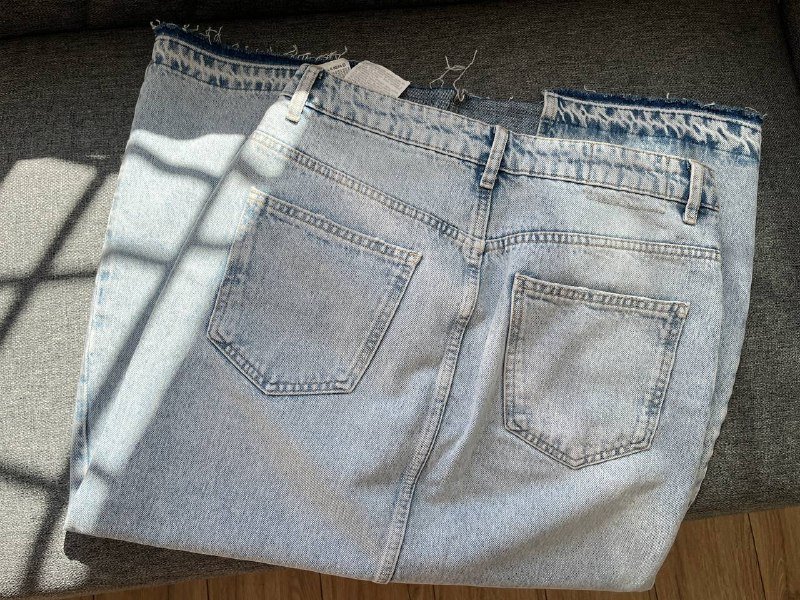 джинсовый комбинезон New Look, джинсовая юбка Pull&Bear, кожаные шорты Zara 6