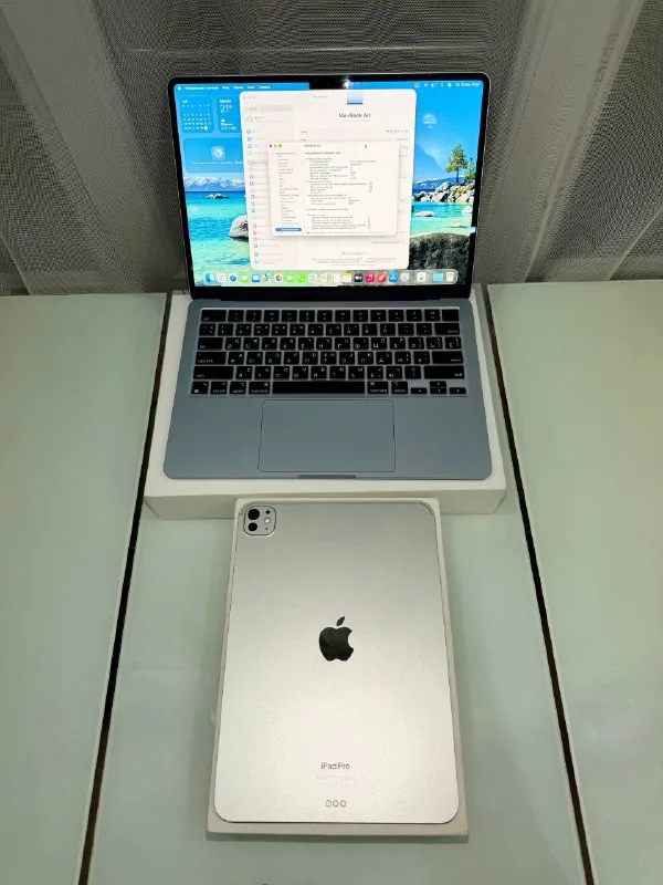 MacBook Air, iPad Pro, iPhone 1
