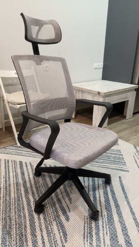 Офисное кресло