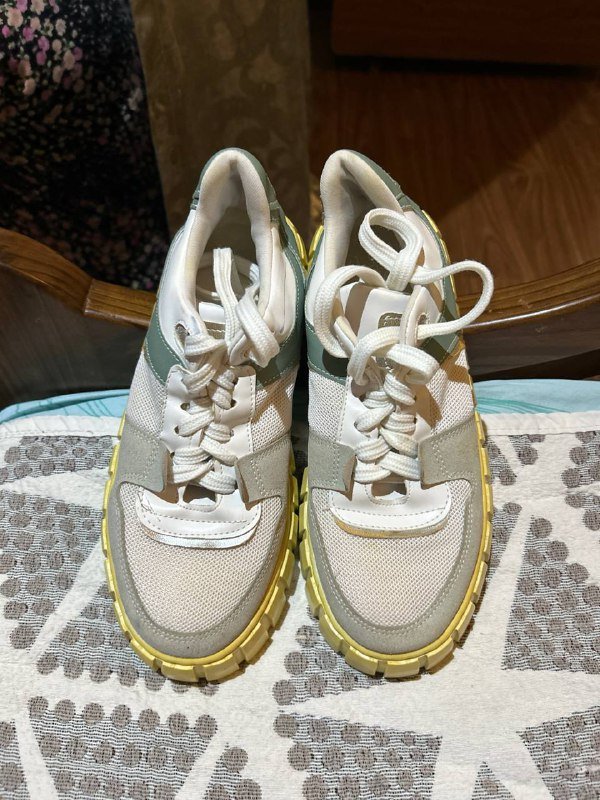 Мужские новые кроссовки