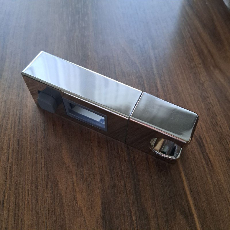 Держатель душевой лейки с регулируемой рукояткой 2