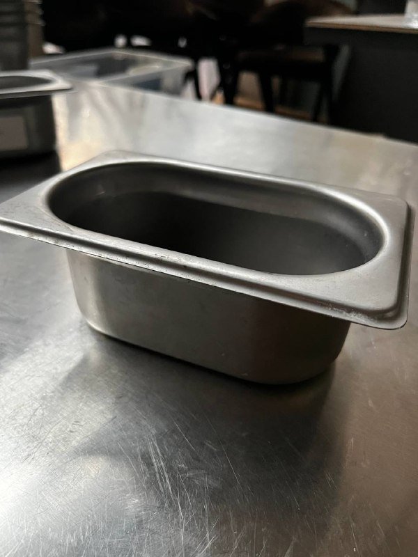 стрейнер, пепельница, щипцы для льда, овощечистка, открывалка, воронка, джиггер, шила для льда, ведро для шампанского, стакан, шейкеры, гастроемкости, миска, поднос из нержавеющей стали