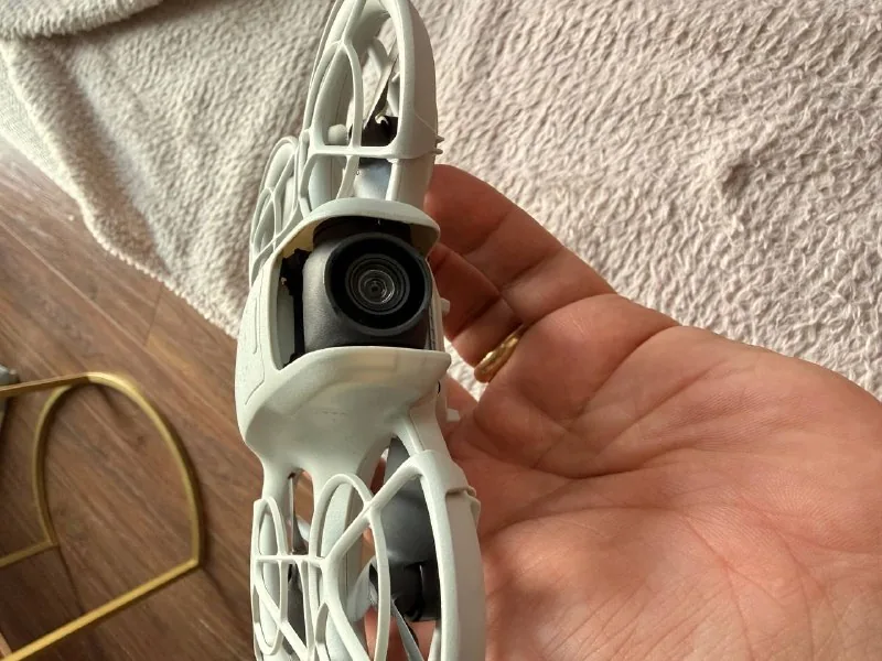 DJI Neo селфи-дрон 1