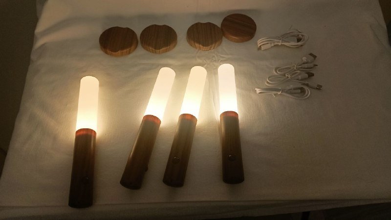 Набор из 4 ламп на аккумуляторах с датчиком движения