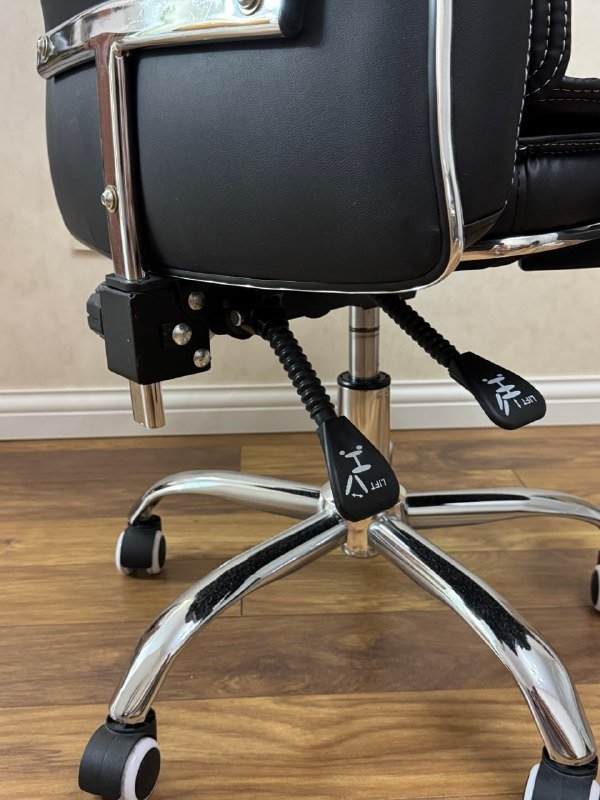 Игровое кресло, монитор Acer, офисное кресло, 2 стола 8