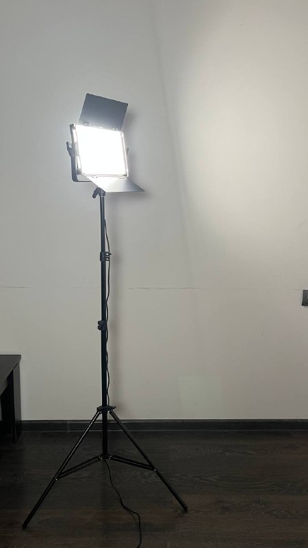 GVM 800D-RGB, Viltrox VL-40T студийные световые панели 9