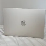 MacBook M3 13 8/256 2