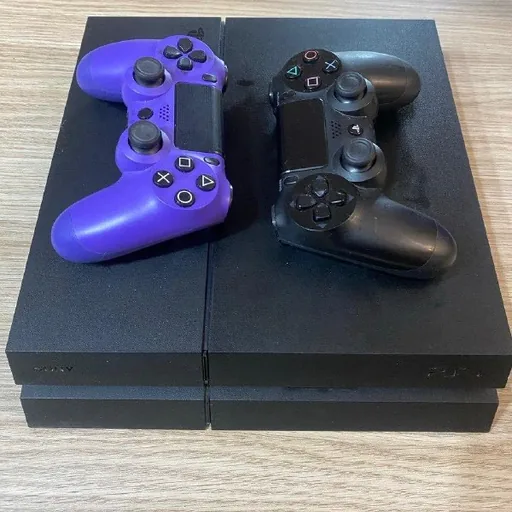 PlayStation 4, два контроллера