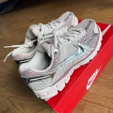 Nike Zoom Vomero 5 кроссовки 2