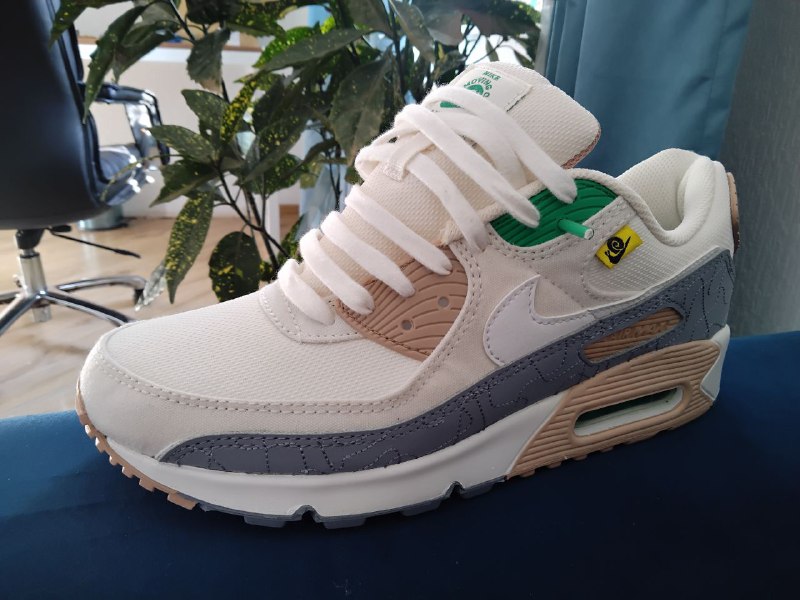 Новые кроссовки 42.5