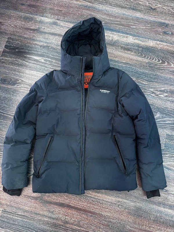 Осенне зимняя куртка Superdry размер М