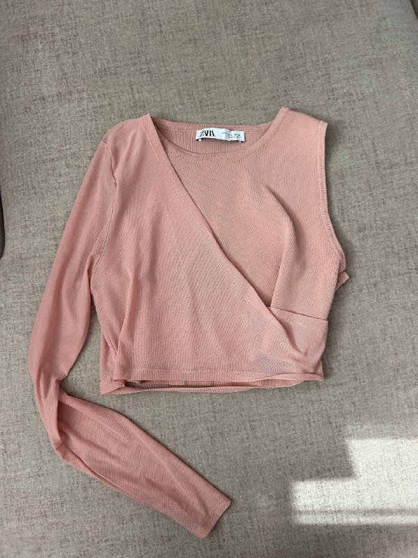 Бежевый тренч, лонгслив Bershka, велюровая кофточка, джинсы Bershka, кофточка Zara 6