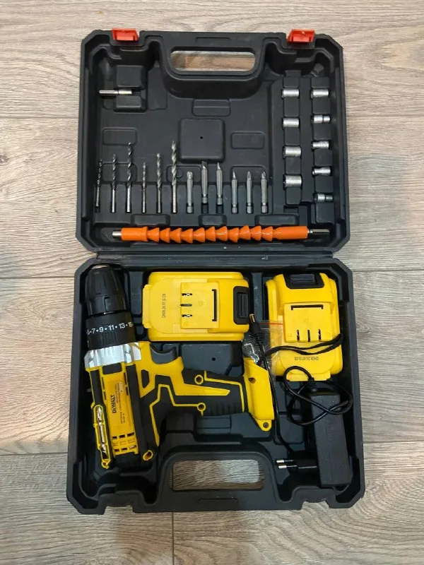 DeWALT cordless screwdriver in case 1