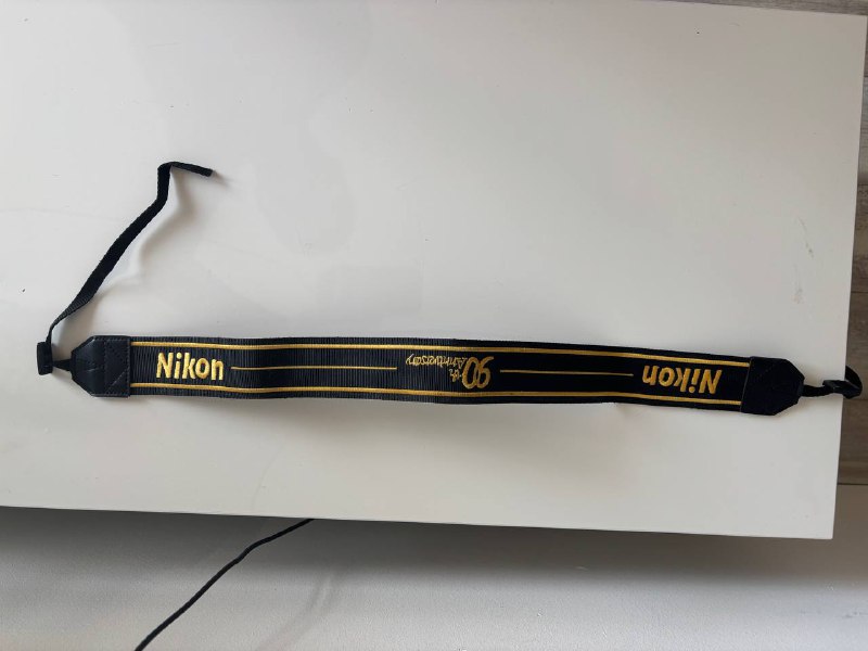 Флэшка Sandisk lightning-usb, ремень Nikon, фотосумка Crumpler 3