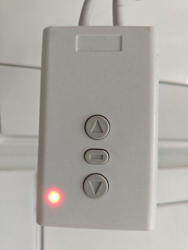 Моторизированный экран для проектора, 2.5х1.8 м 6