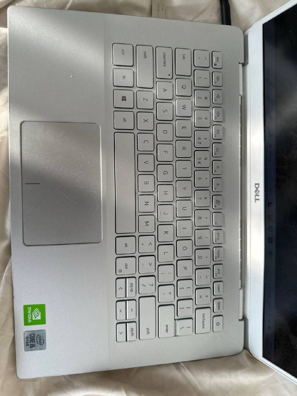 Dell Inspiron 14 7490 Laptop 2