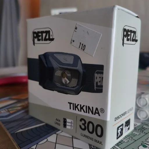 Налобный фонарик Petzl Tikkina 300