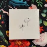 Apple Watch Ultra, AirPods Pro 2 3