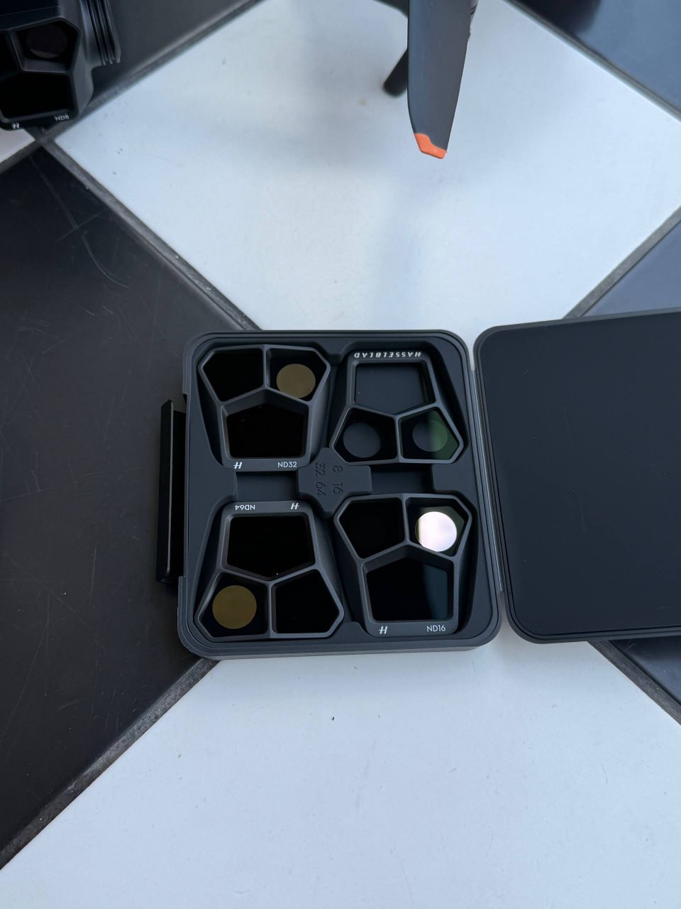 Дрон DJI Mavic 3 Pro с аксессуарами и картой памяти 2