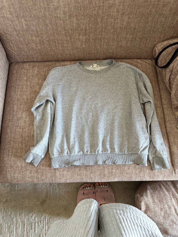 Женская одежда: свитеры, топ, юбка, шорты 2