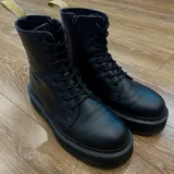 Dr. Martens Vegan Jadon II Mono 1