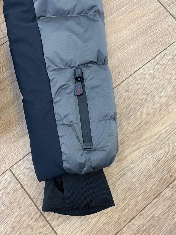 Молодежная куртка Moncler размер Л 8