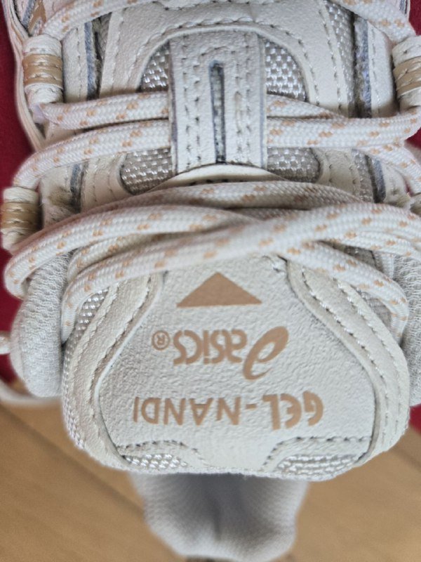 Женские кроссовки 37 размер 3