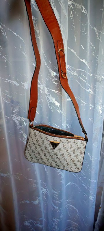 Сумка Guess
