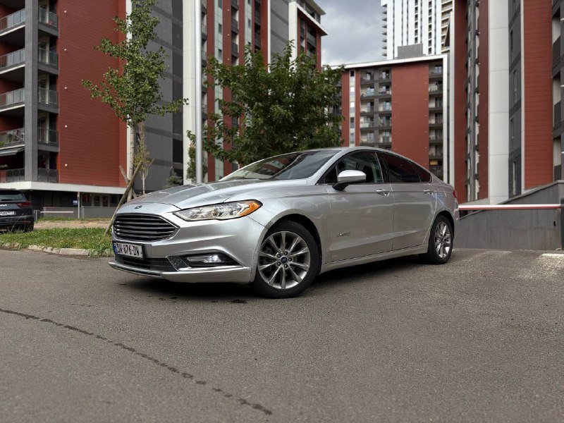 Ford Fusion 2017 2.0 гибрид 4