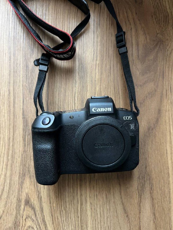 Камера Canon EOS R 4