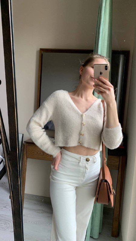 Свитер Bershka женский белый 2