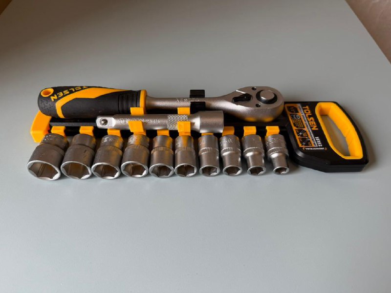 Второй экран 15.6", зарядное 140w, 4G модем, ключ динамометрический, бритва Oneblade, набор трещоток, микрофон BOYA, зарядное 20w 8