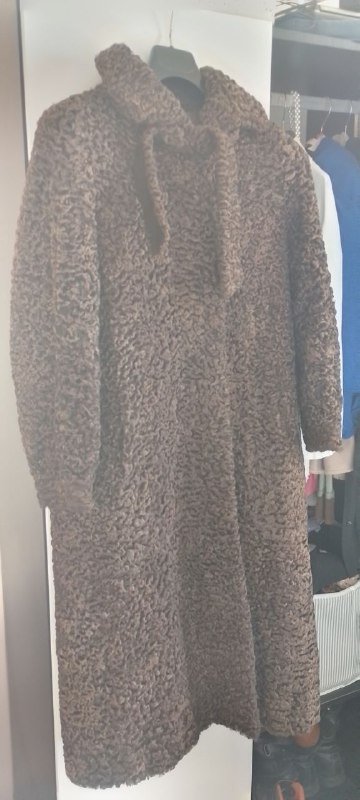 Шуба каракуль 44-46