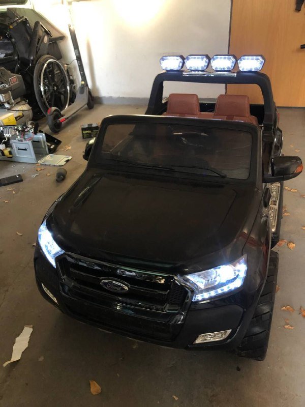 Детская машина с пультом управления 2