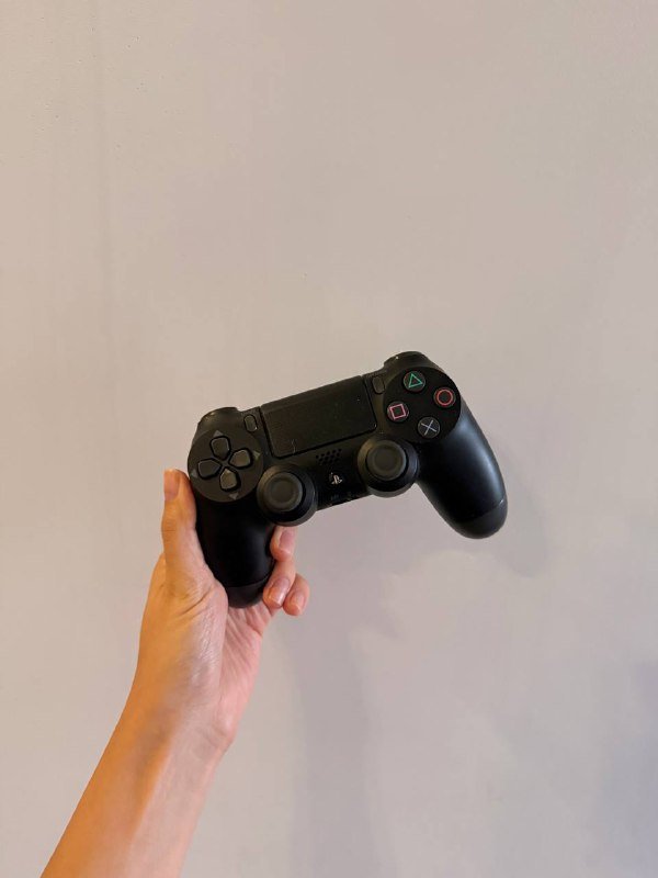 Джойстик Sony PlayStation 4 и держатель для телефона